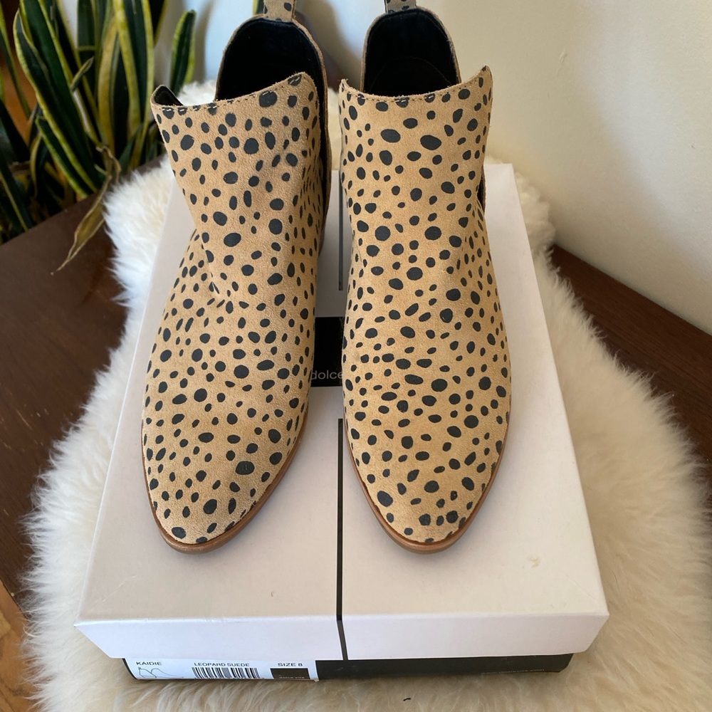 NIB Dolce Vita Kaidie leopard suede booties